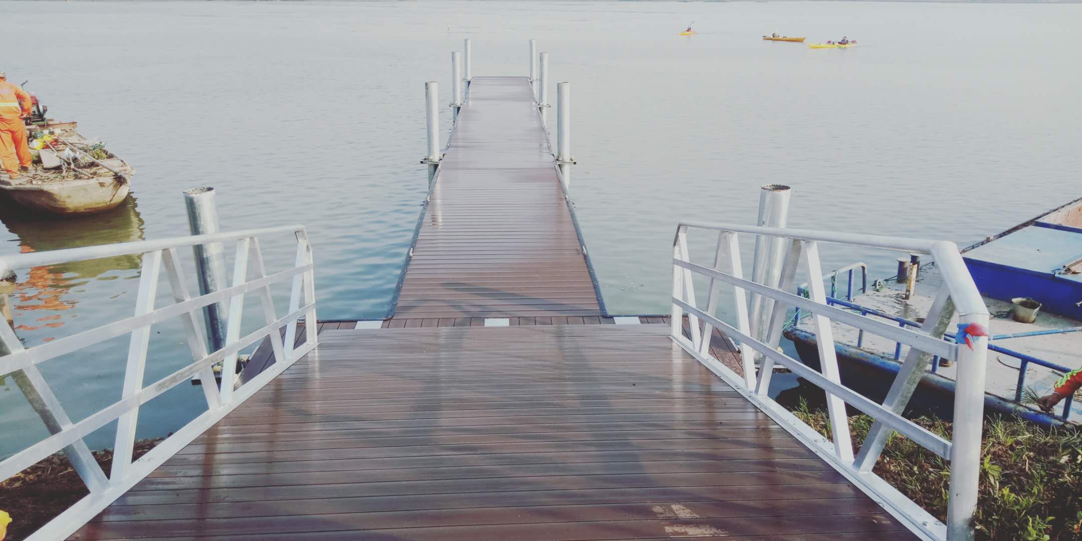 青浦码头-浮箱